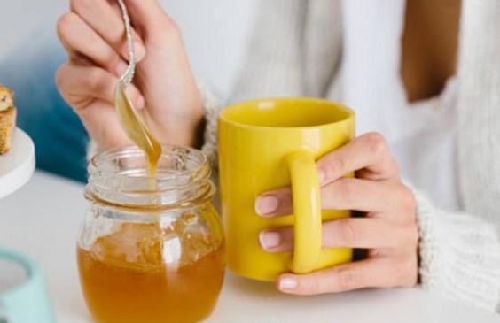 Manfaat minum madu sebelum tidur